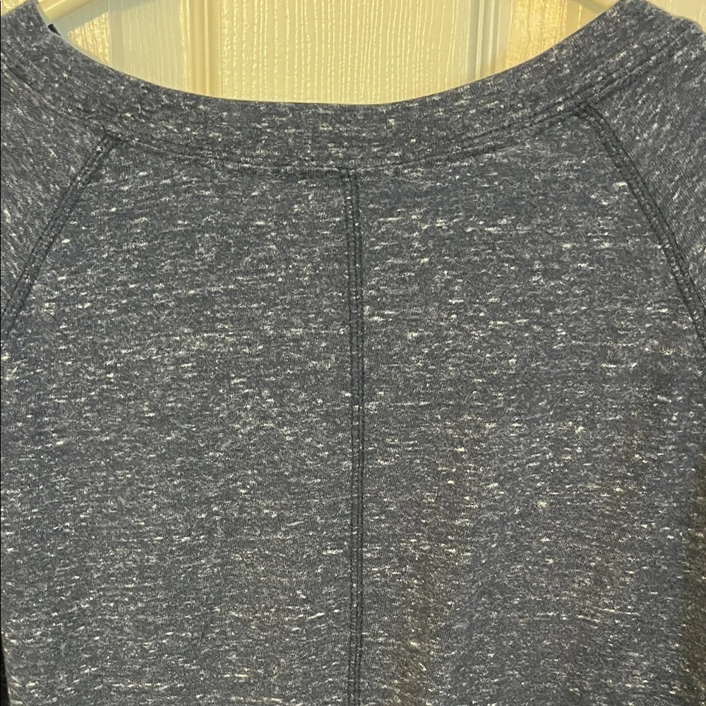 Nike Women's Dark Blue Crew Neck Long Sleeve shirt